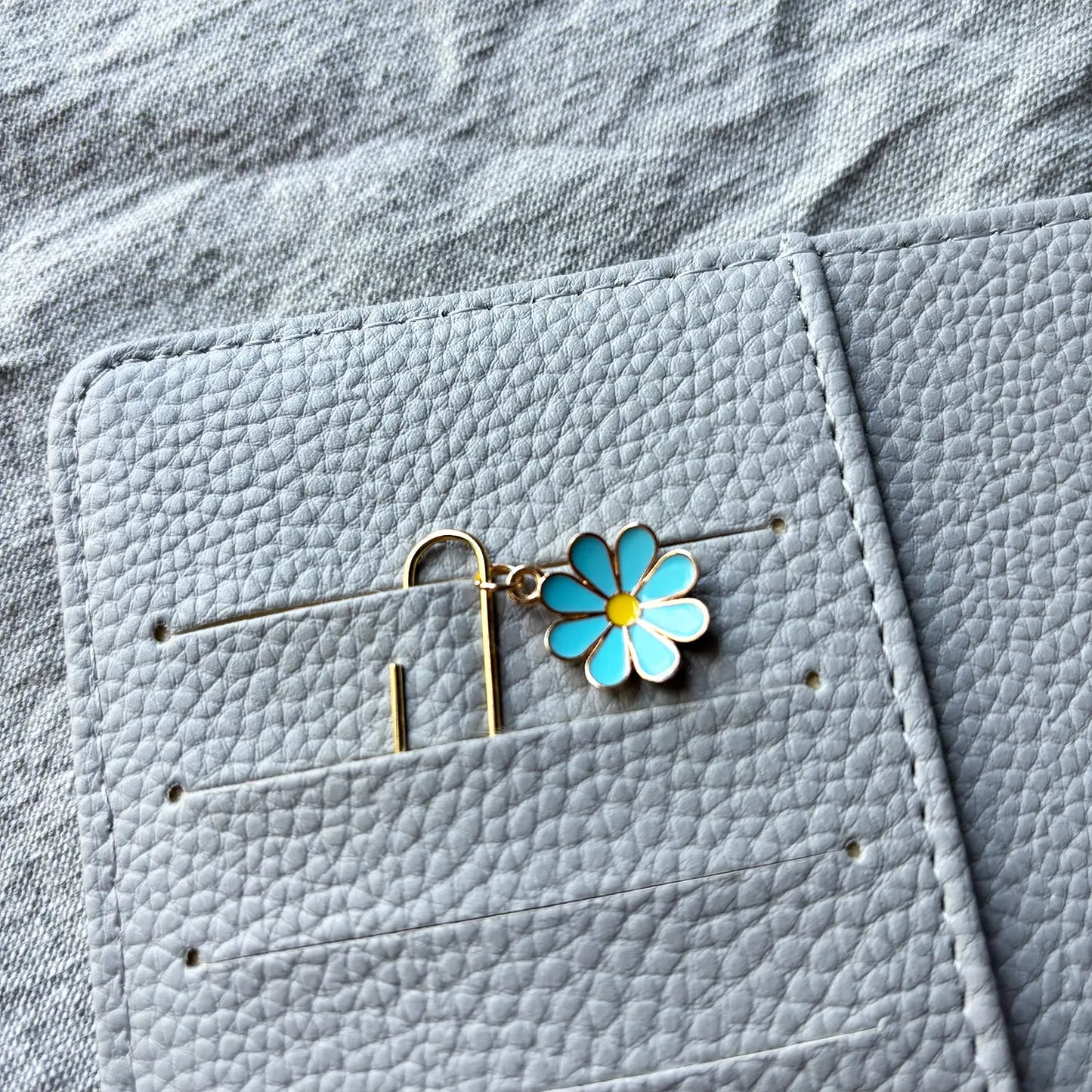 Daisy Pop Clip