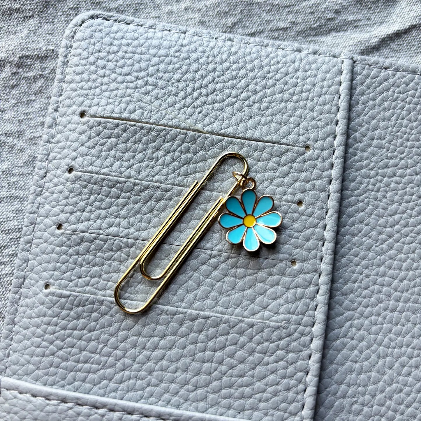 Daisy Pop Clip